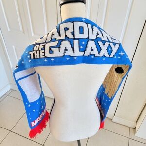 Nice, collectible Groot scarf from Guardians of the Galaxy. 100% acrylic and mad
